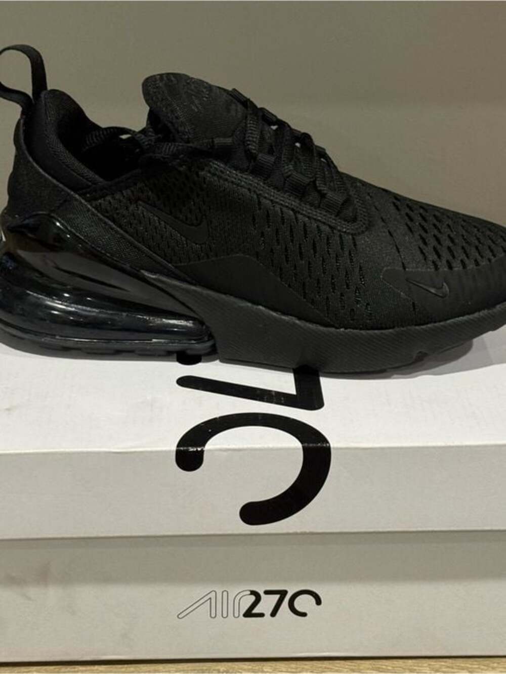 NIB Nike Air Max 270, 6W, Running Shoe - Black